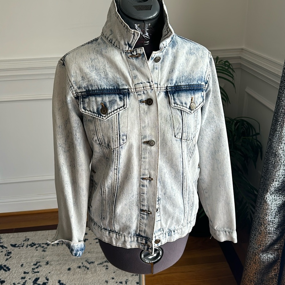 Pre owned Def Leppard graphic acid wash denim jean jacket